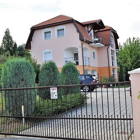 Katalin Apartmanhaz ซาลาคาโรส ภายนอก รูปภาพ