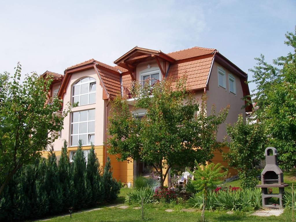 Katalin Apartmanhaz ซาลาคาโรส ภายนอก รูปภาพ