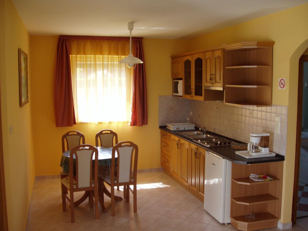 Katalin Apartmanhaz ซาลาคาโรส ภายนอก รูปภาพ